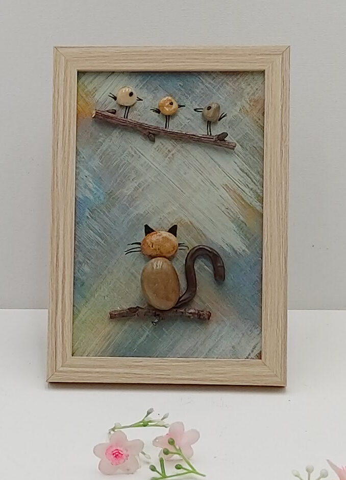 Petits chat observant des oiseaux