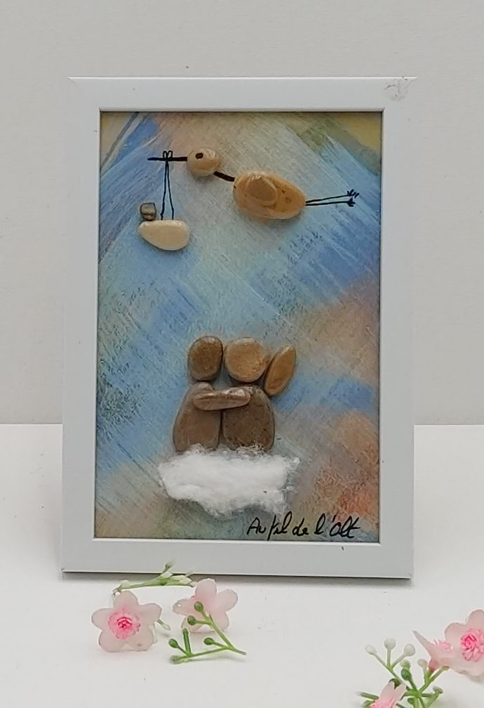 Une cigogne apportant un bébé